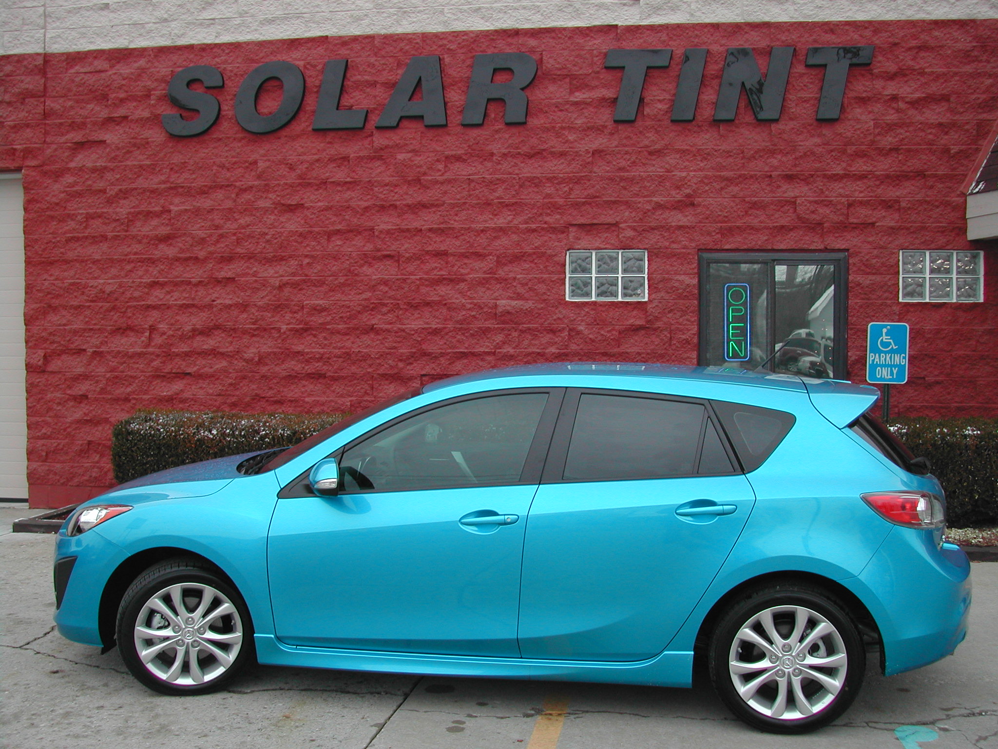 What Auto Owners Need To Know About Car Window Tinting In Cincinnati, Ohio