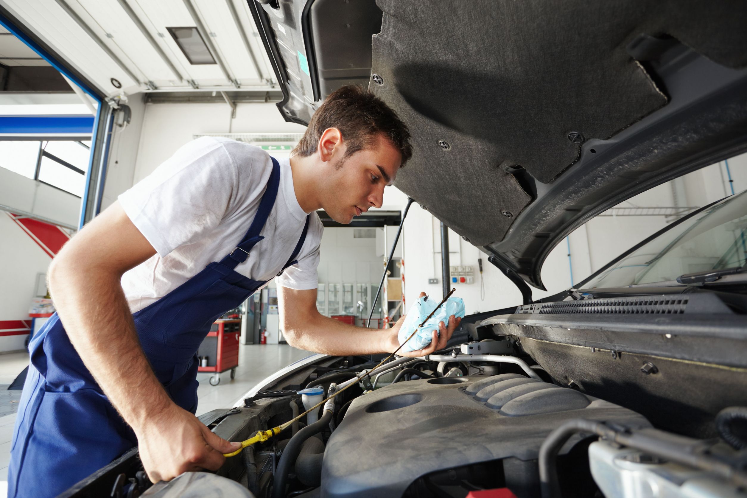 Car Engine Replacement in Tarpon Springs, FL: A Phone Call Away