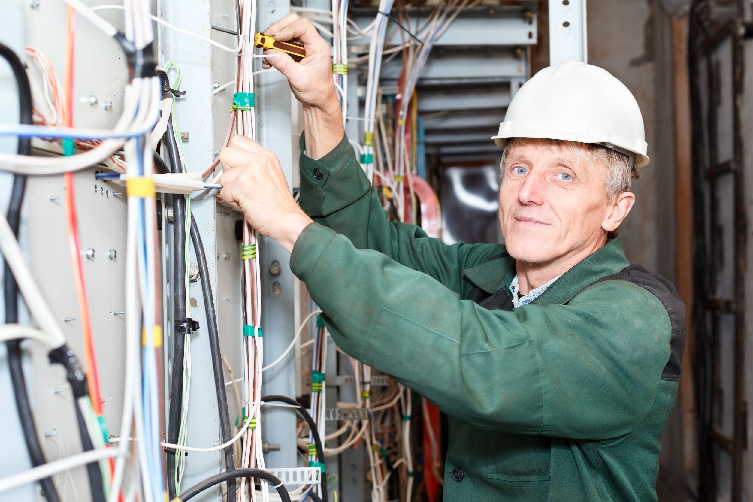 Differences Between a Residential, Commercial, and Industrial Electrician in St Louis, MO